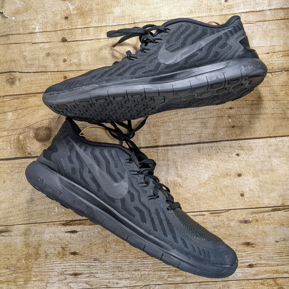 Nike free 5.0 running black
